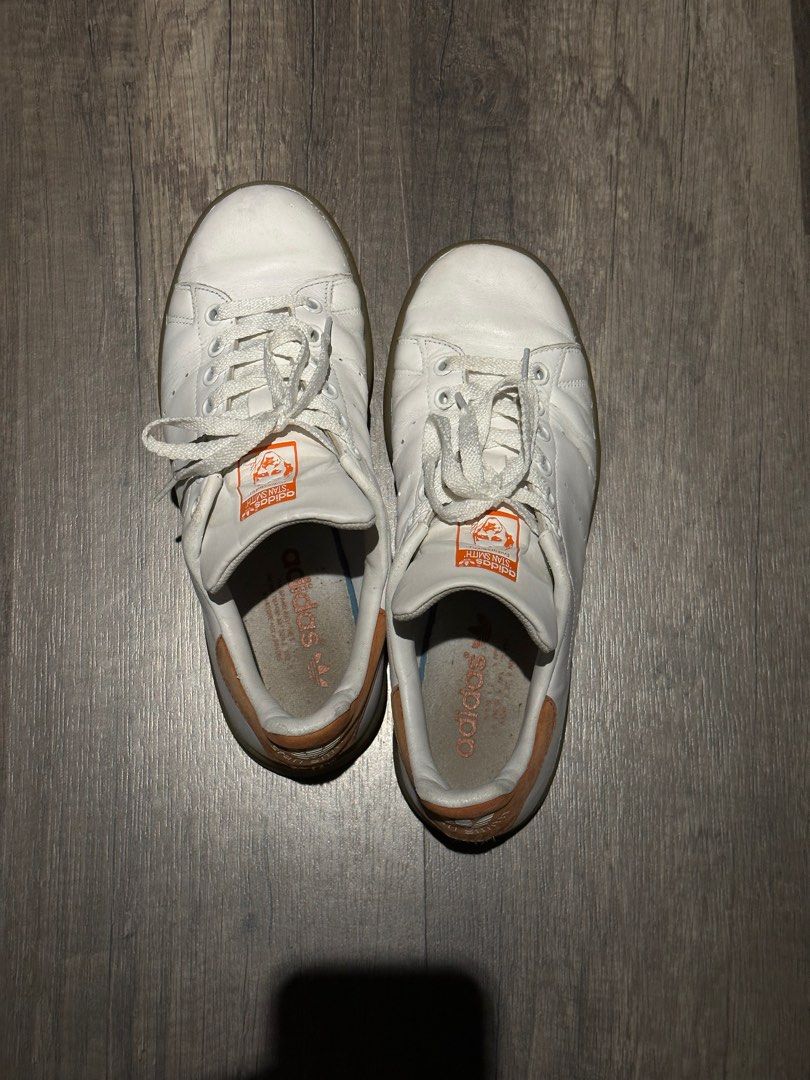 Stan smith gum sole hot sale