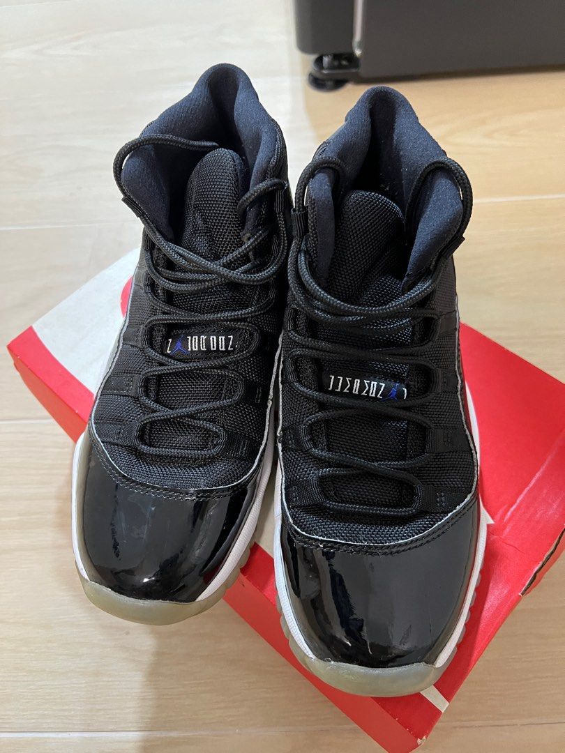 Jordan 11 red women top