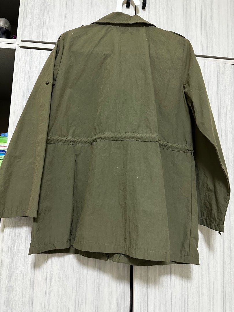 Thin green jacket top
