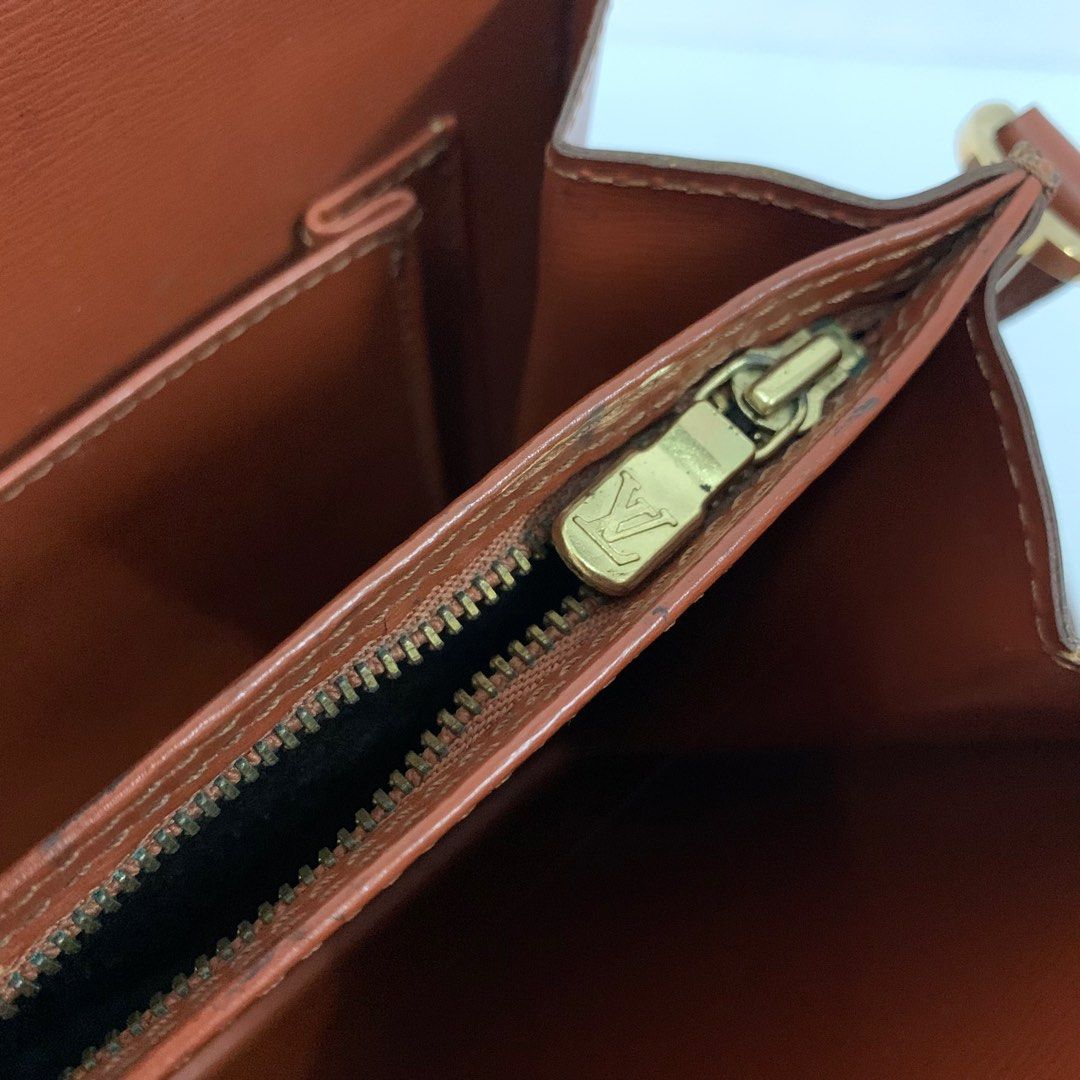 Authenticated used Louis Vuitton Louis Vuitton Capuchin Shoulder Bag M52342 EPI Leather Noir, Adult Unisex, Size: (HxWxD): 23cm x 26cm x 5.5cm / 9.05