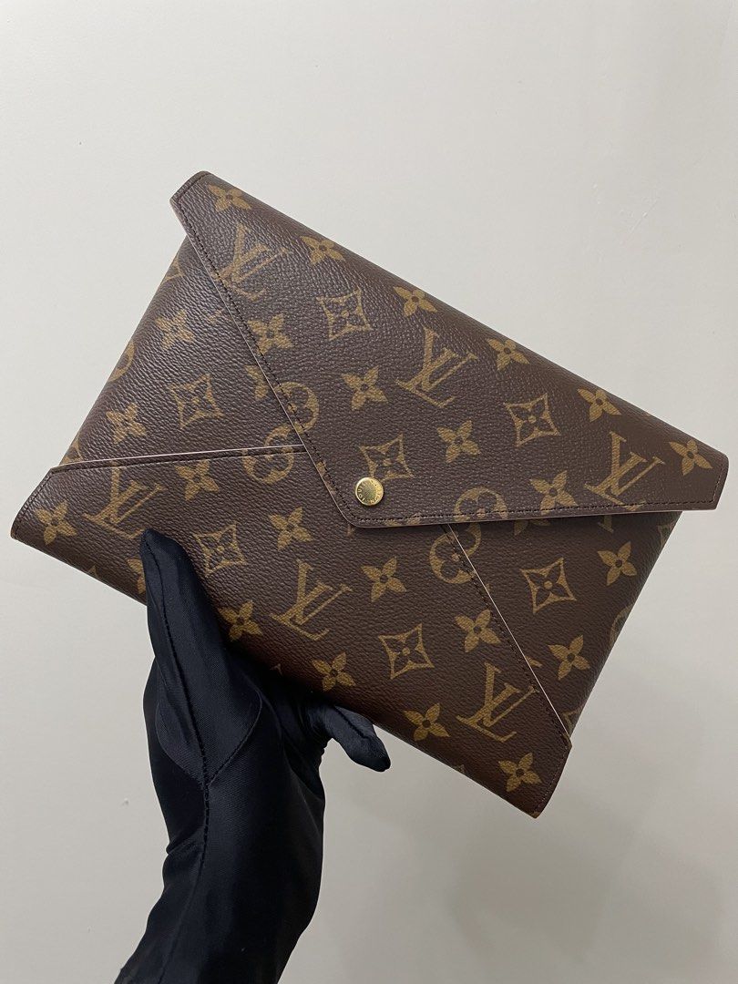 Authentic Louis Vuitton Kirigami Pochette Large (Category: Luxury Bags & Wallets) located in Taguig. Submitted by slggg (Listing ID 1263101574, Image 1). Description: Authentic Louis Vuitton Kirigami Pochette Large Brand New! Bought Oct 2023 Inclusion: - Magnetic Box - Dustbag Meet up: Taguig/BGC only. .