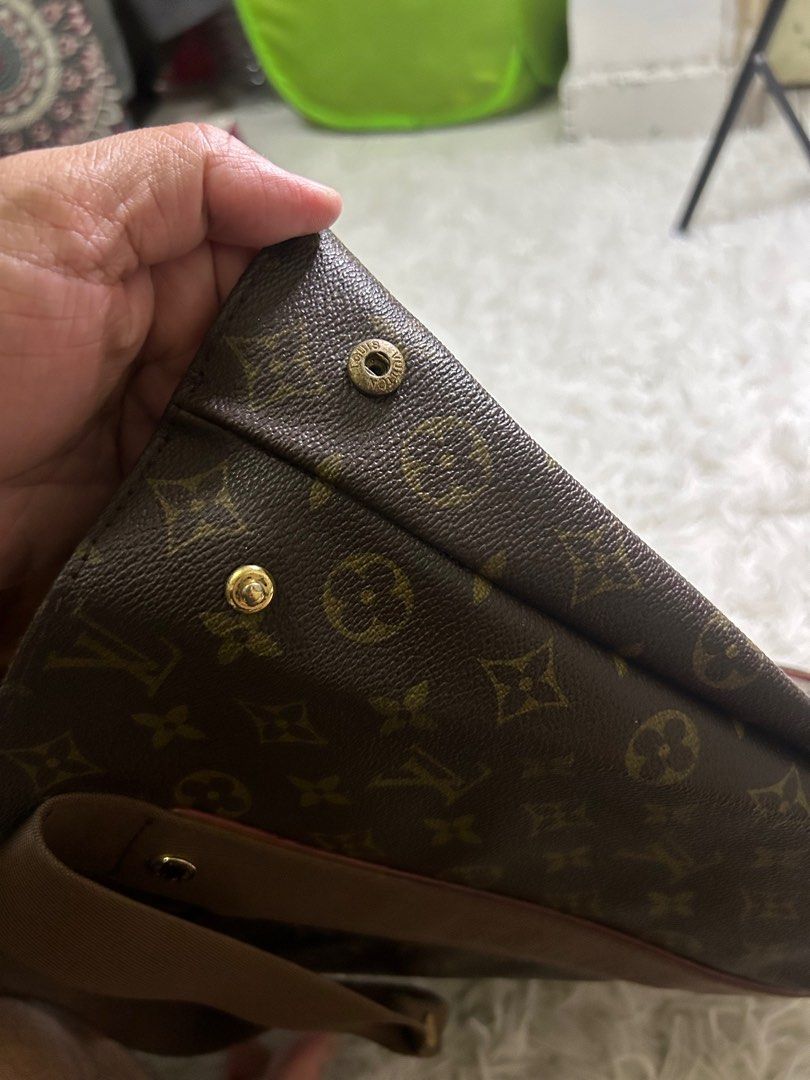 Louis Vuitton Canvas Peeling