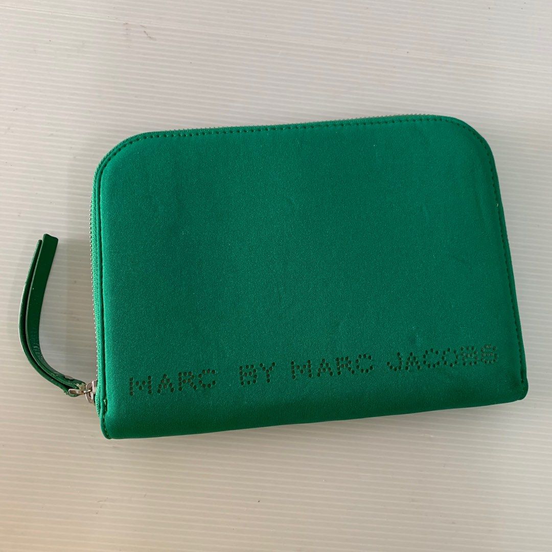 Authentic MARC JACOBS Bag, Luxury, Bags & Wallets on Carousell