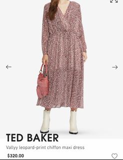 (Category: ) located in . Submitted by shoppingwithmeeee (Listing ID 1263127984, Image 1). Description: .