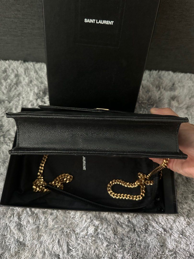 Cassandre Wallet on chain in Caviar leather, Gold Hardware