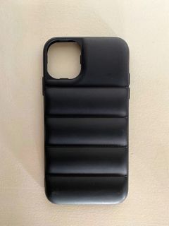 Black puffer case for Iphone 11