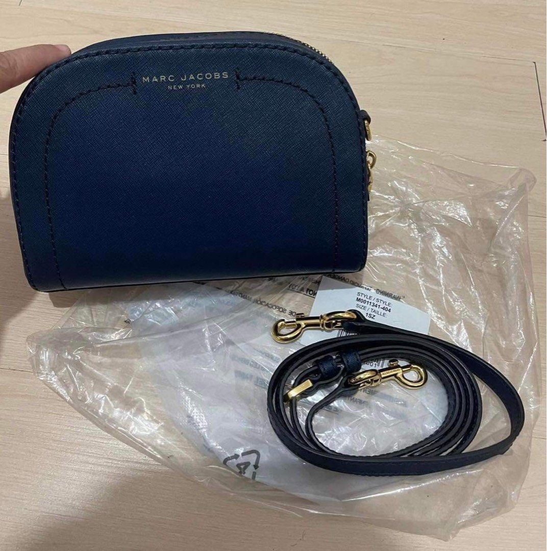 Original Marc Jacobs Sling Bag, Luxury, Bags & Wallets on Carousell
