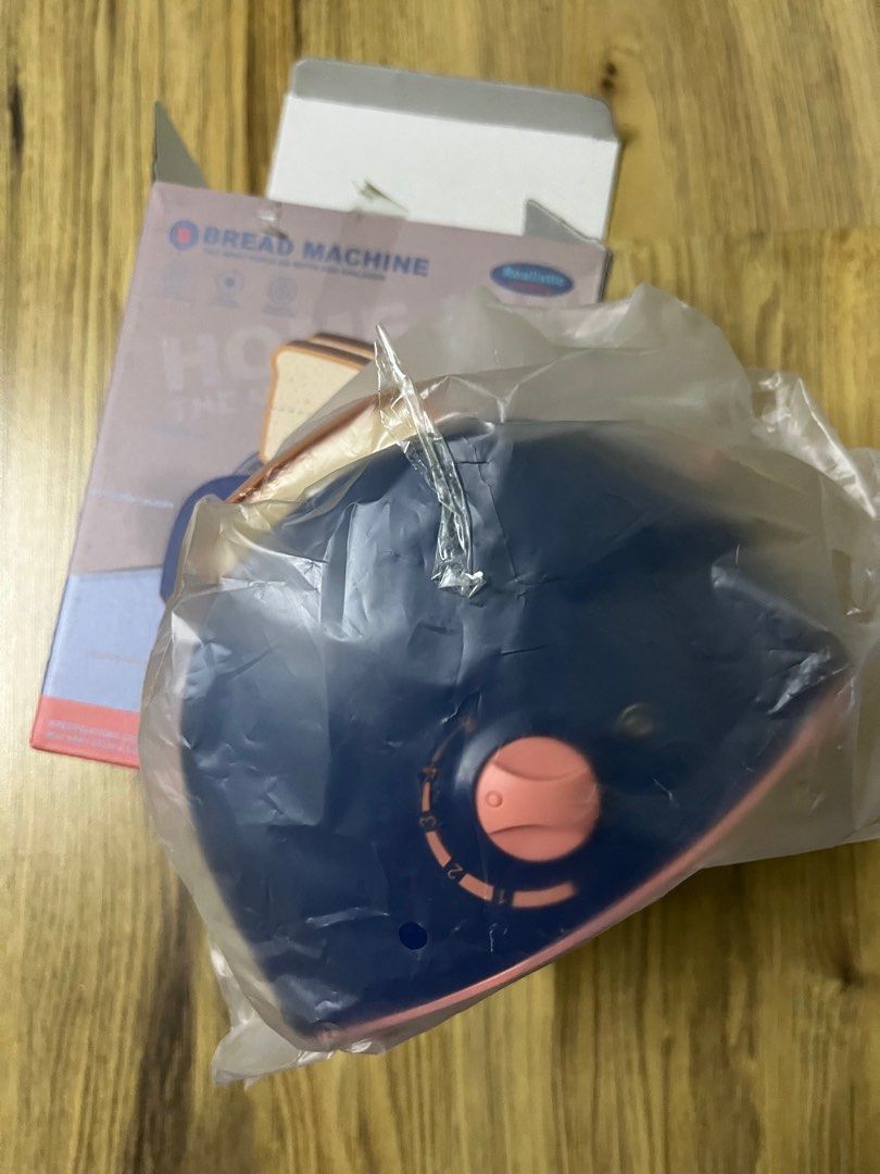Bread Machine (Category: Infant Playtime) located in Taiping. Submitted by ronb20 (Listing ID 1262549955, Image 3). Description: Toaster have light and sound .