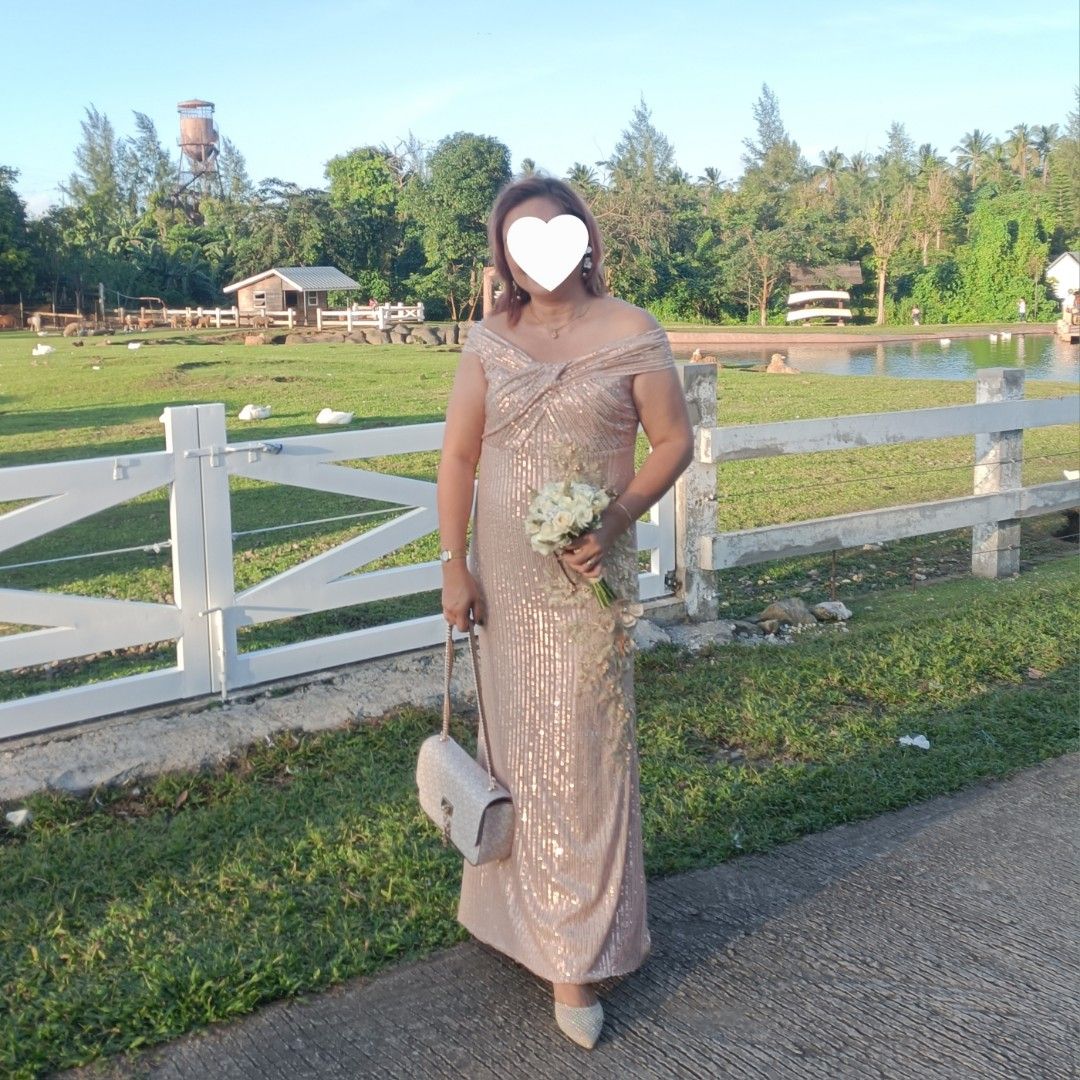 Off shoulder gowns for principal sponsors deals