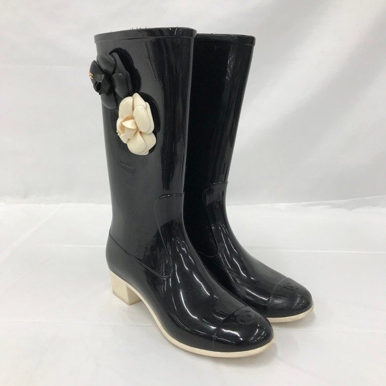 CHANEL Camellia Cocomark Rain Boots, Luxury, Sneakers & Footwear on  Carousell