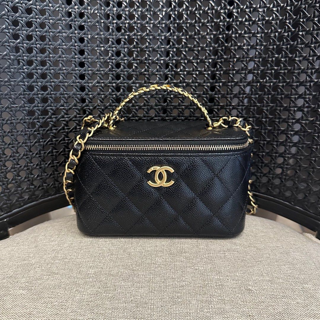 Chanel 22s Black Caviar Vanity with Top Handle, Luxury, Bags & Wallets on  Carousell