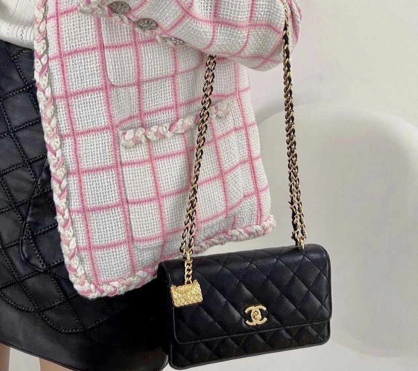 Chanel plastic chain bag Black Womens lambskin one shoulder bag – 銀蔵オンライン