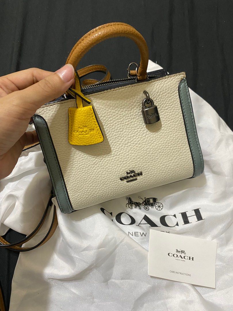Genuine COACH Micro Zoe Crossbody Bag In Colorblock White, Women's Fashion,  Bags & Wallets, Cross-body Bags on Carousell
