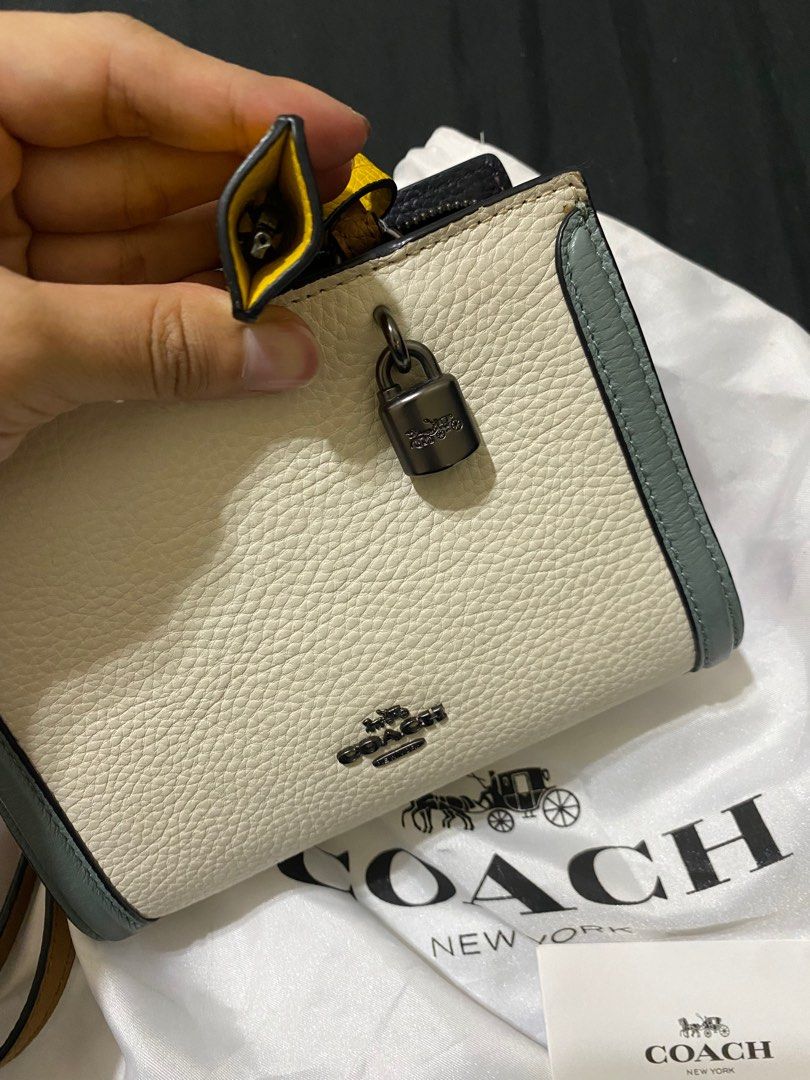 Genuine COACH Micro Zoe Crossbody Bag In Colorblock White, Women's Fashion,  Bags & Wallets, Cross-body Bags on Carousell