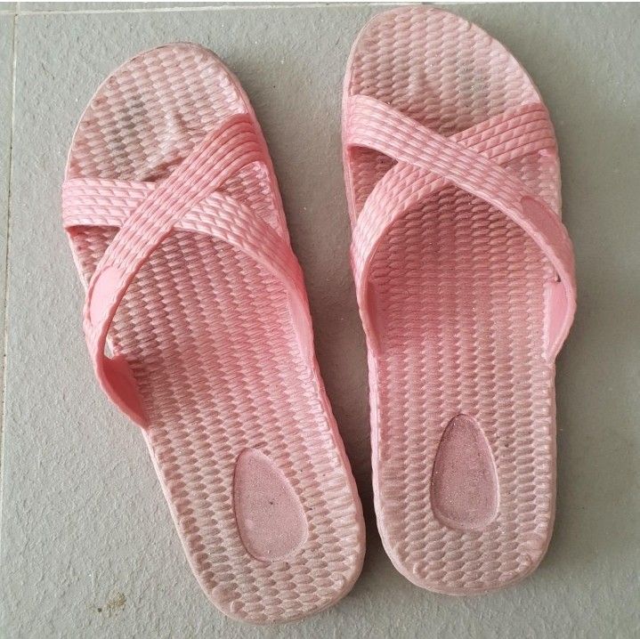 Cheap store rubber slippers