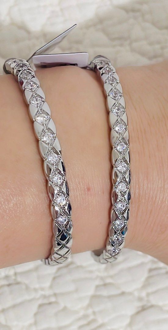 Crushed top diamond bracelet