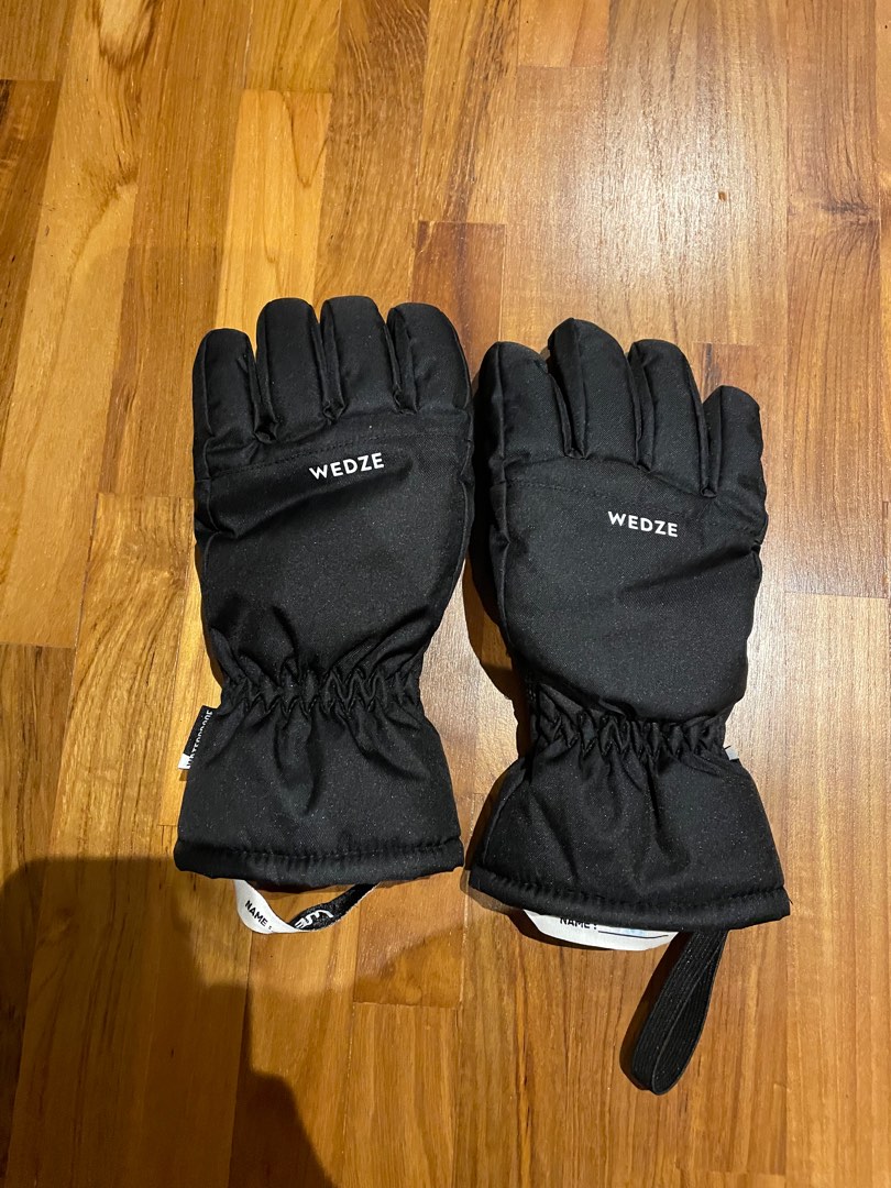 Decathlon kids ski gloves, Men's Fashion, Watches & Accessories, Gloves