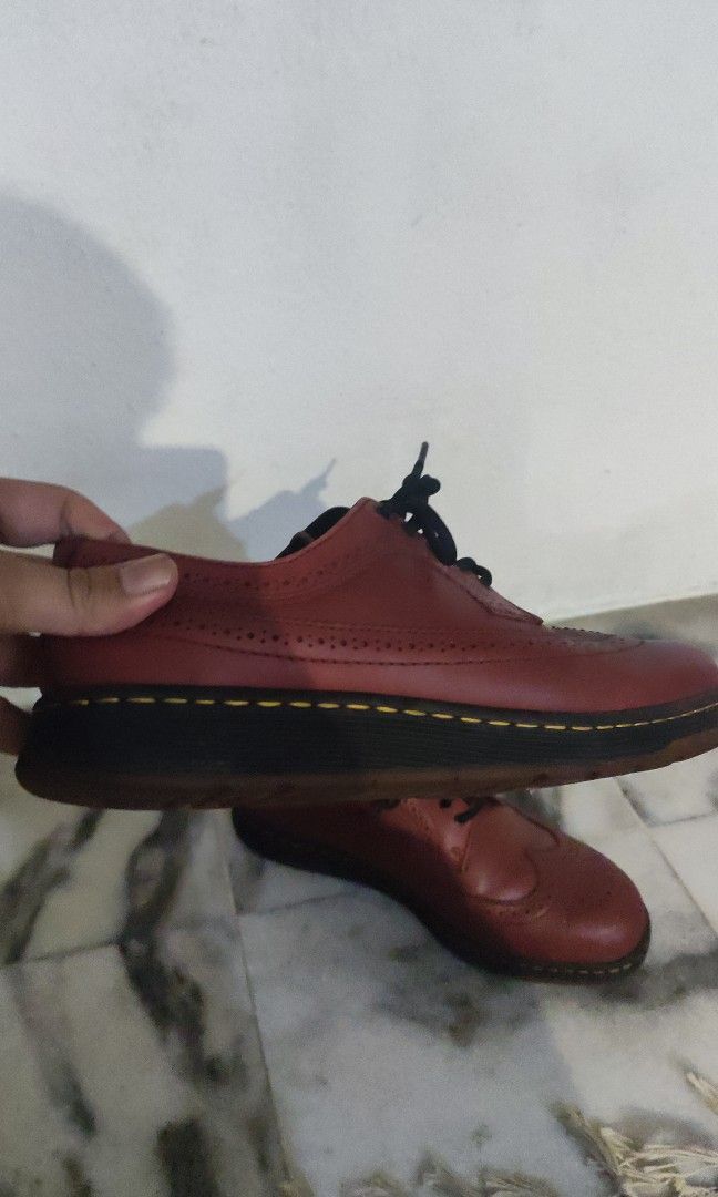 Dr Martens Gabe Maroon Wingtip Cutting