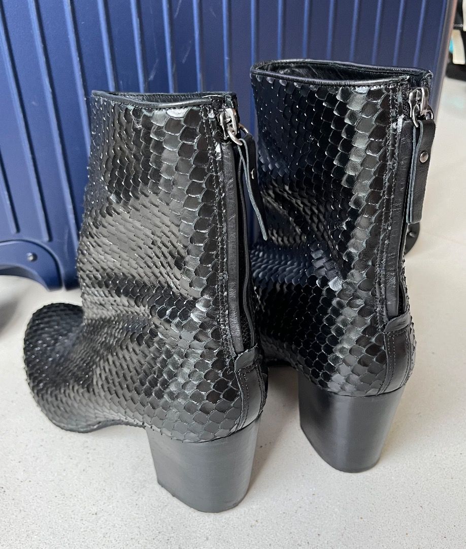 Ecco Shape 55 Vegan Faux Cobra Snakeskin Leather Ankle Block Heel Smart Ankle Boots Size 40