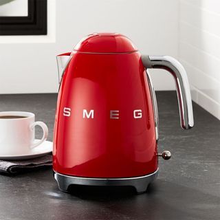 https://media.karousell.com/media/photos/products/2023/10/31/electric_kettle_1698722896_d8f983e2_progressive_thumbnail.jpg