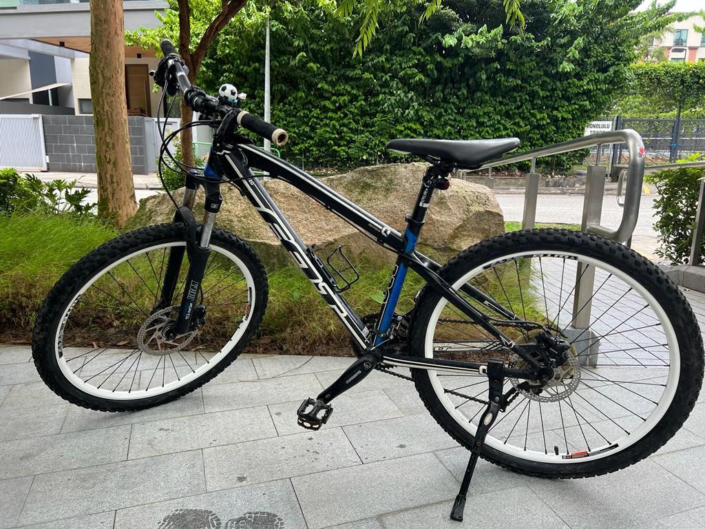 Felt q720 store mountain bike 2012