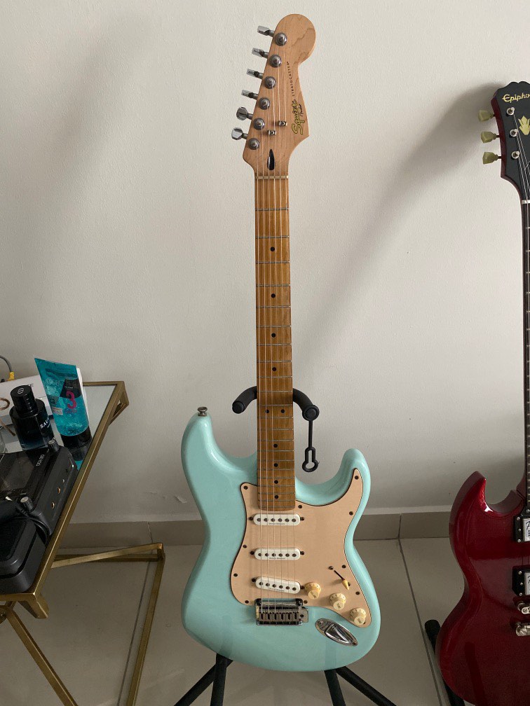 Squier deluxe store daphne blue