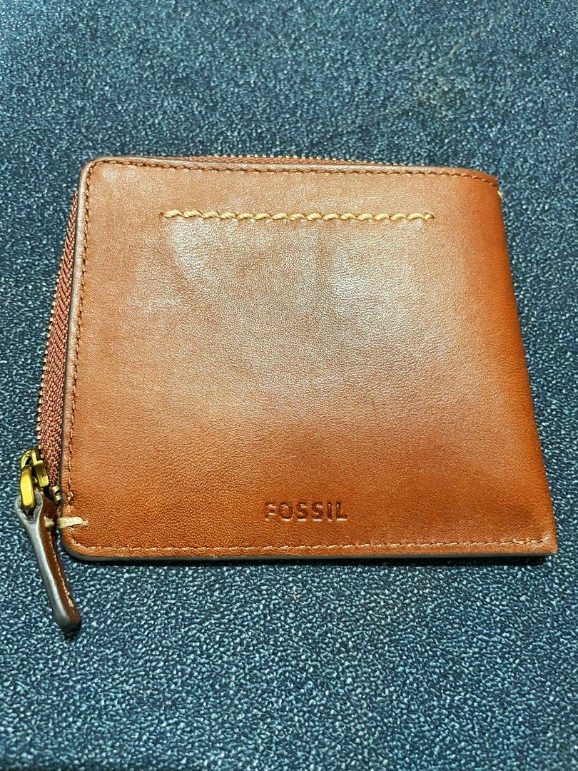 Fossil wallet & card holder, Men's Fashion, Watches & Accessories