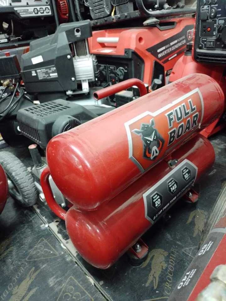 Full Boar 2.5HP Silenced Air Compressor, Commercial & Industrial, Construction Tools & Equipment