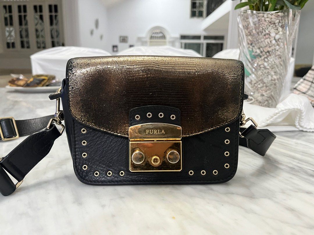 Flash sale Furla metropolis black gold