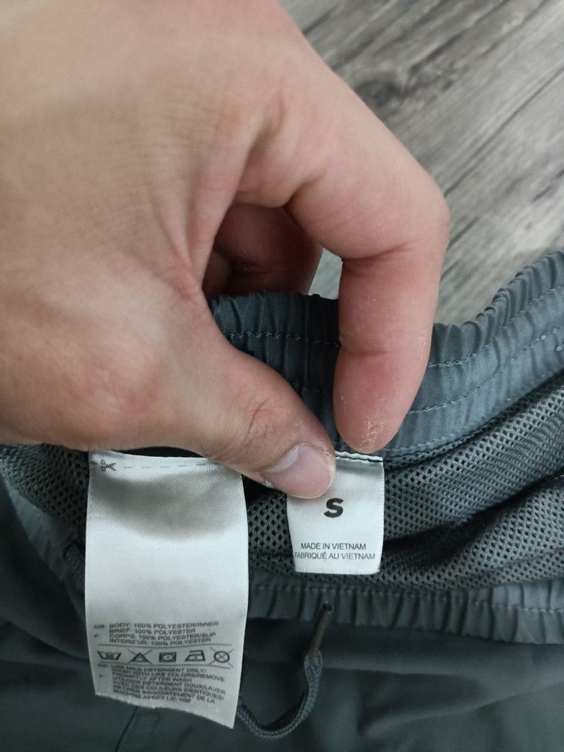 Reebok shorts 2024 with zipper pockets