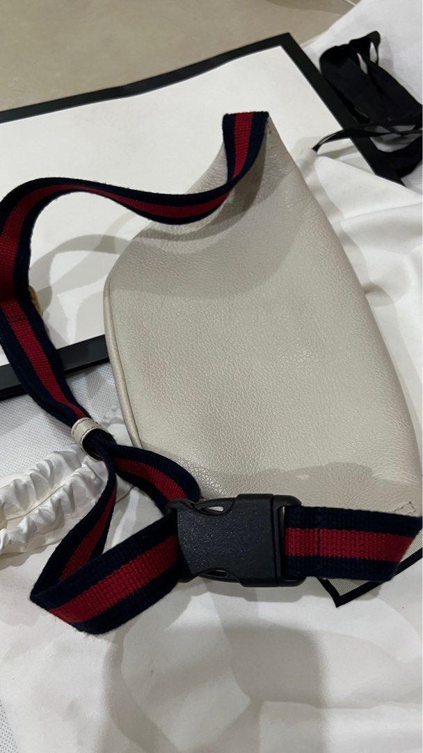 Gucci beltbag (Category: Luxury Bags & Wallets) located in Taguig. Submitted by rraaa32 (Listing ID 1263033888, Image 3). Description: W/ dustbag and paperbag Pristine condition.