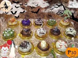 Homemade Mini Donuts Halloween Party Giveaway Mini Donuts in Dome Affordable Giveaways Party GIveaways