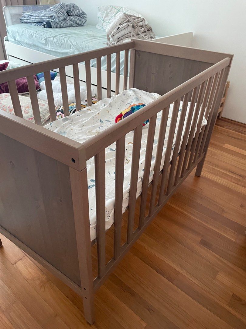Ikea crib with mattress outlet