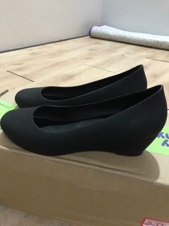 (Category: ) located in . Submitted by valetshop (Listing ID 1256153082, Image 1). Description: .