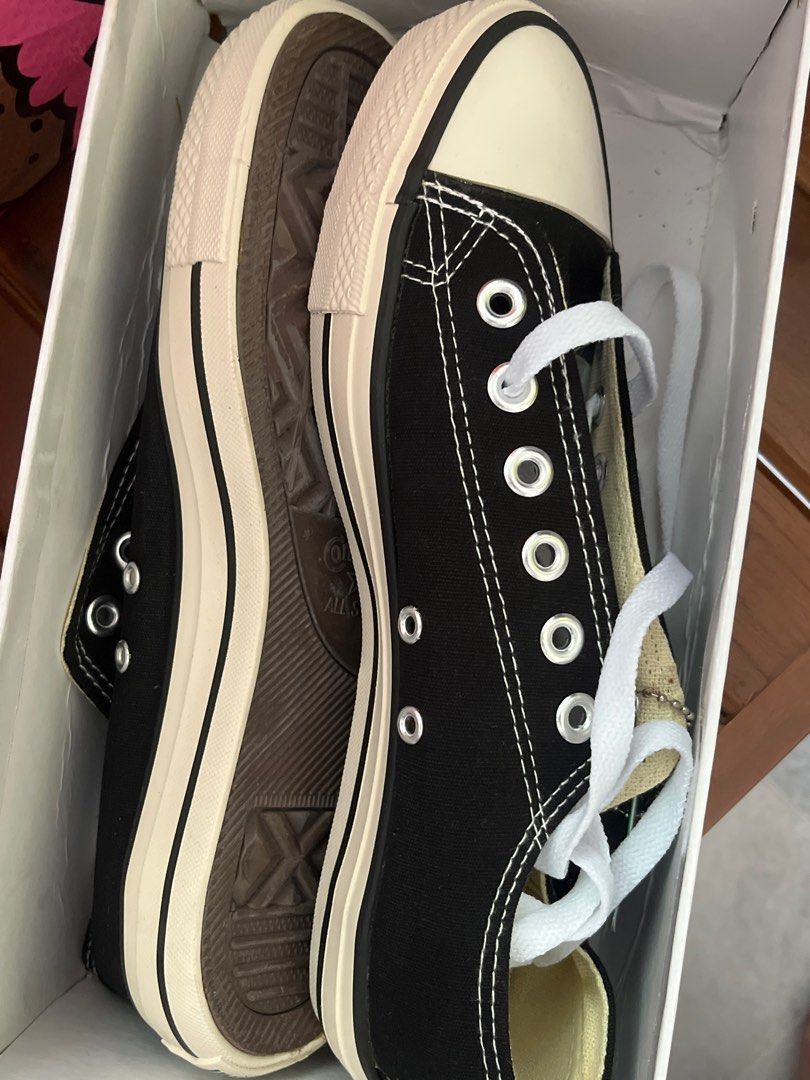 Kasut convers deals