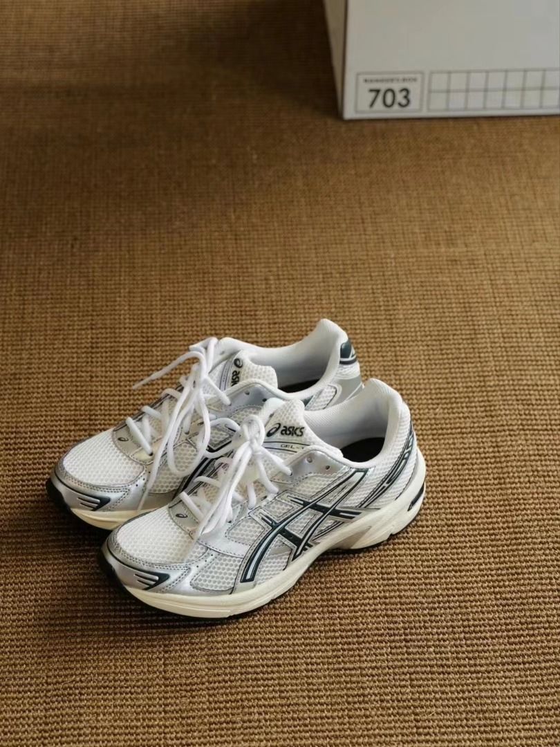 KITH x Asics Gel-1130 耐磨透氣低幫跑步鞋男款白黑, 男裝, 鞋, 波鞋