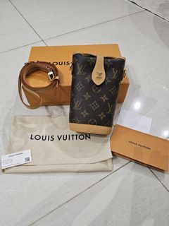 Louis Vuitton Monogram Cherries Round Coin Pouch Change Keychain Purse  Leather ref.303387 - Joli Closet