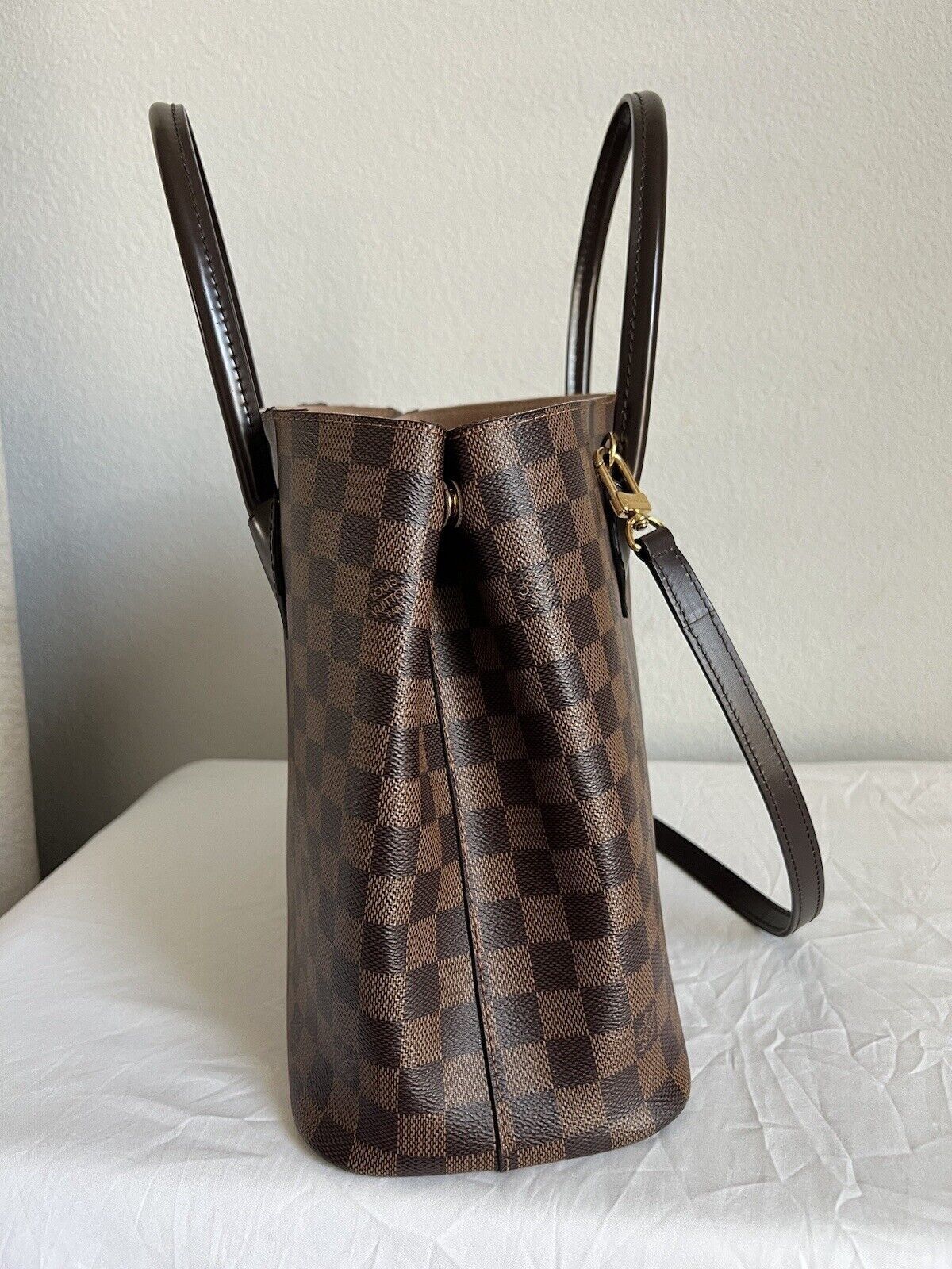 Replica Louis Vuitton Kensington Bag Damier Ebene N41435 BLV106  Louis  vuitton bag neverfull, Louis vuitton kensington, Louis vuitton