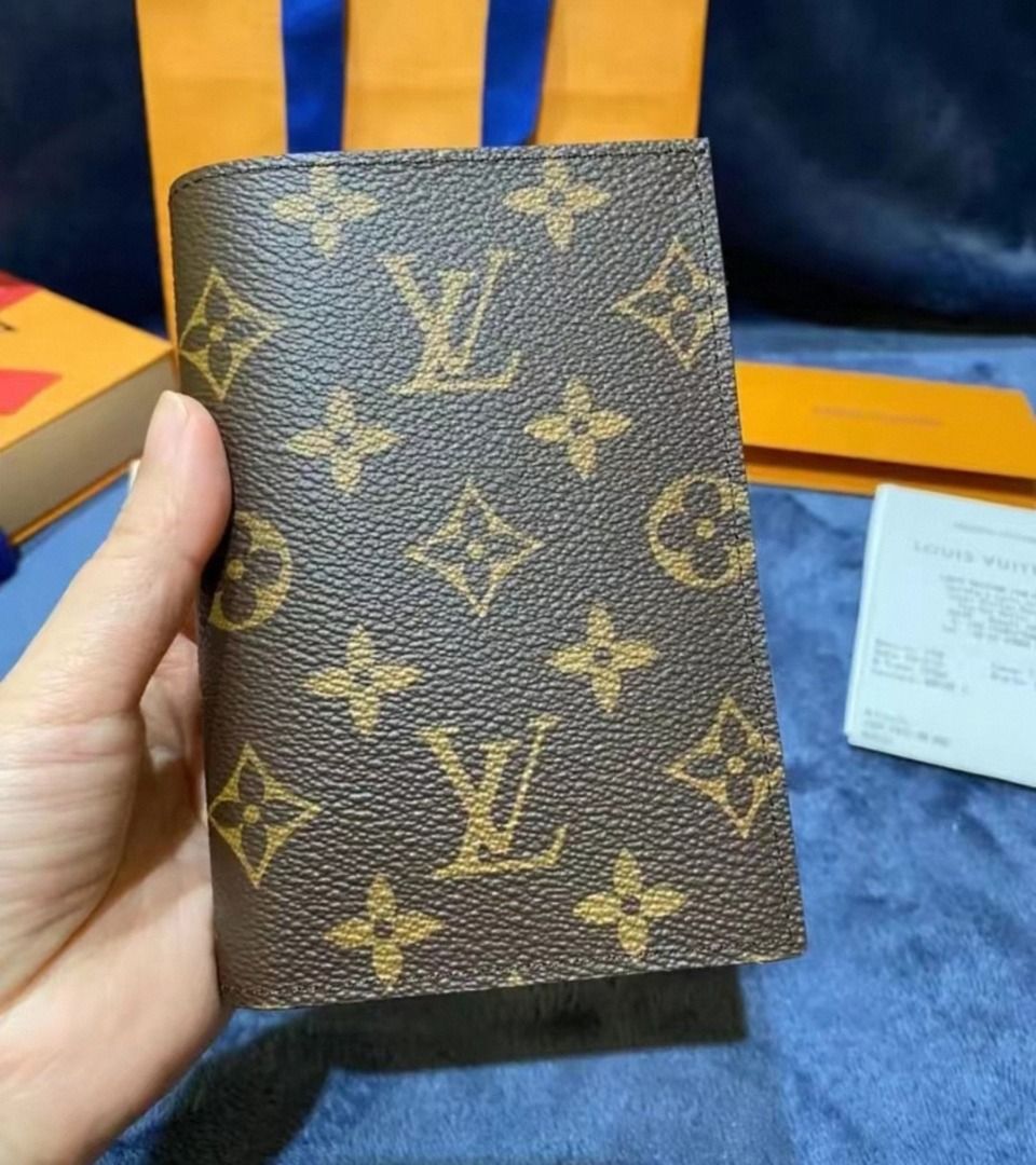 LV bi-fold men's wallet Black Damier, Men's Fashion, Watches & Accessories,  Wallets & Card Holders on Carousell