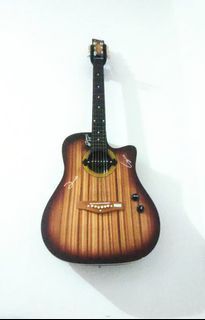 Lumanog Size 38 Guitar
