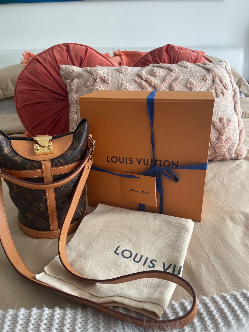 LV Bag Duffle Bag Monogram, Luxury, Bags & Wallets on Carousell