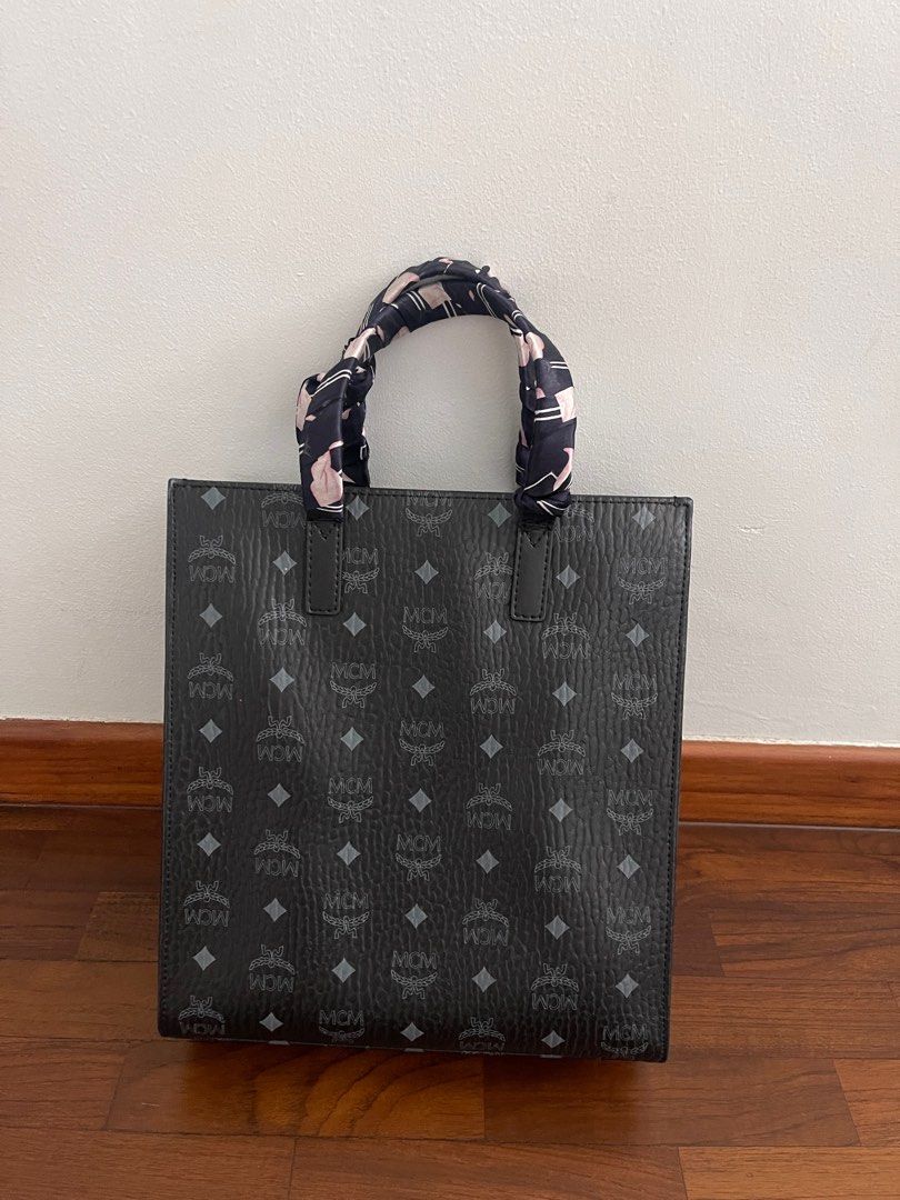 Mcm tote discount bag black