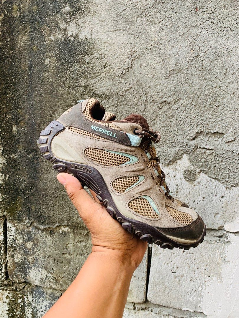 Merrell Yokota 2 Hiking Shoes | Size 8 womens / 25cm