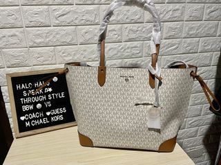 💯ORIGINAL MICHAEL KORS CHARLOTTE TOTE VANILLA PINK, Luxury, Bags & Wallets  on Carousell