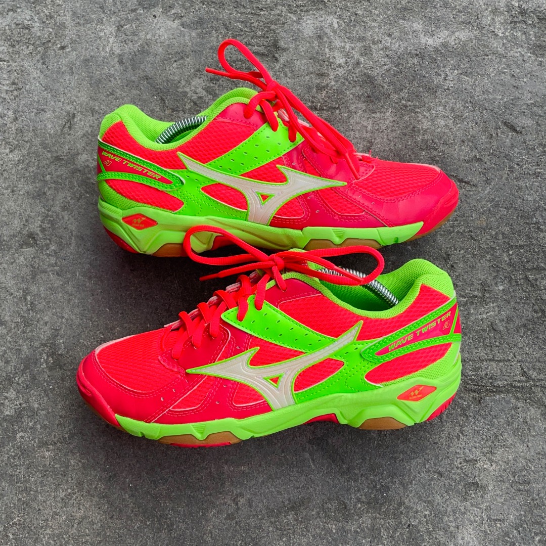 Mizuno wave twister silver hot sale