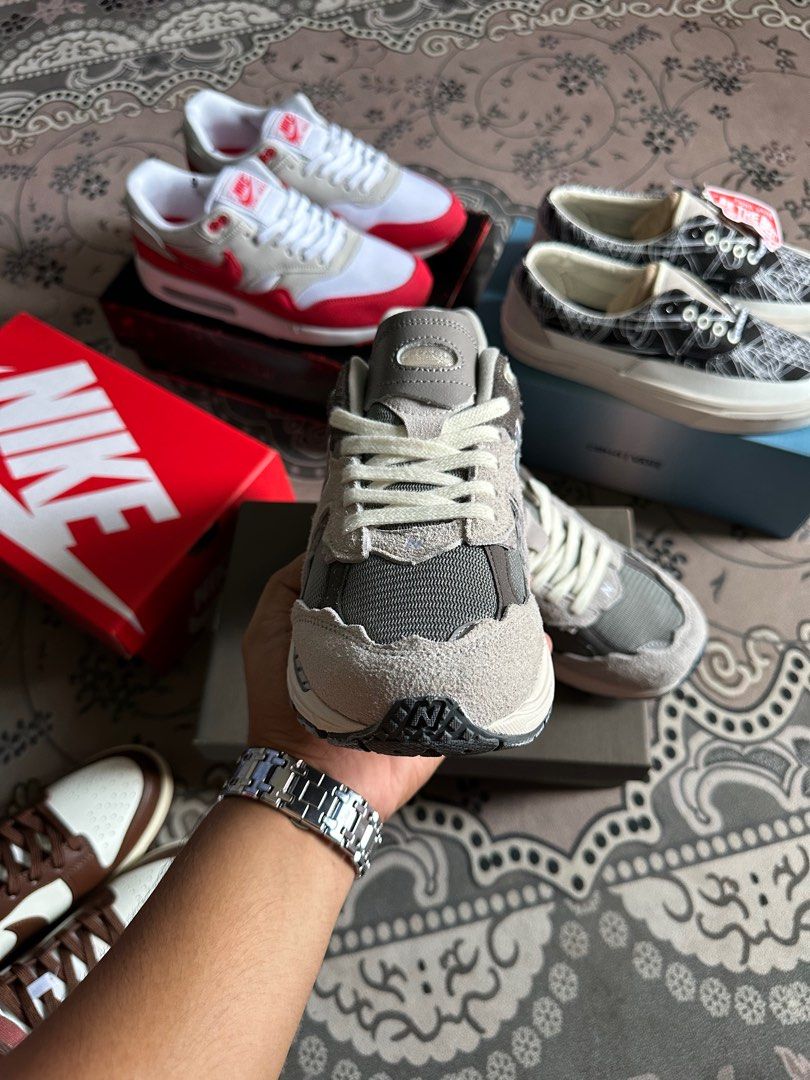 New balance clearance watch uk