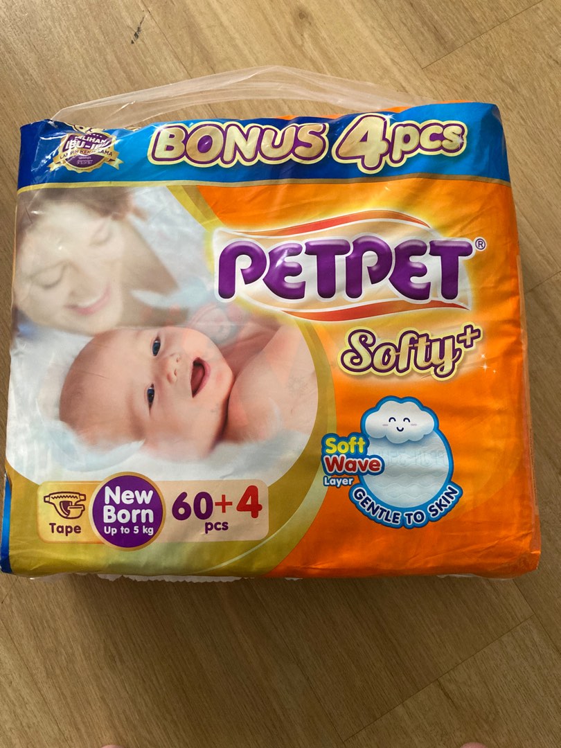 Newborn tape diaper petpet brand, Babies & Kids, Bathing & Changing