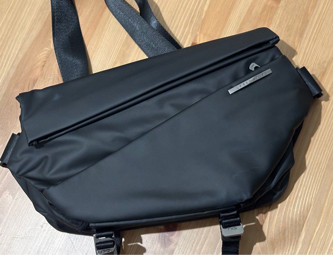 NIID radiant urban sling bag, 男裝, 袋, 小袋- Carousell