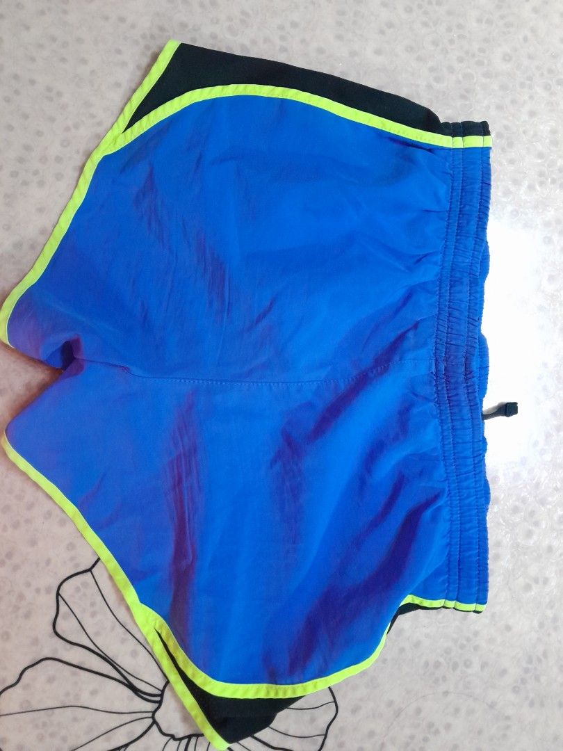 Girls blue nike shorts discount