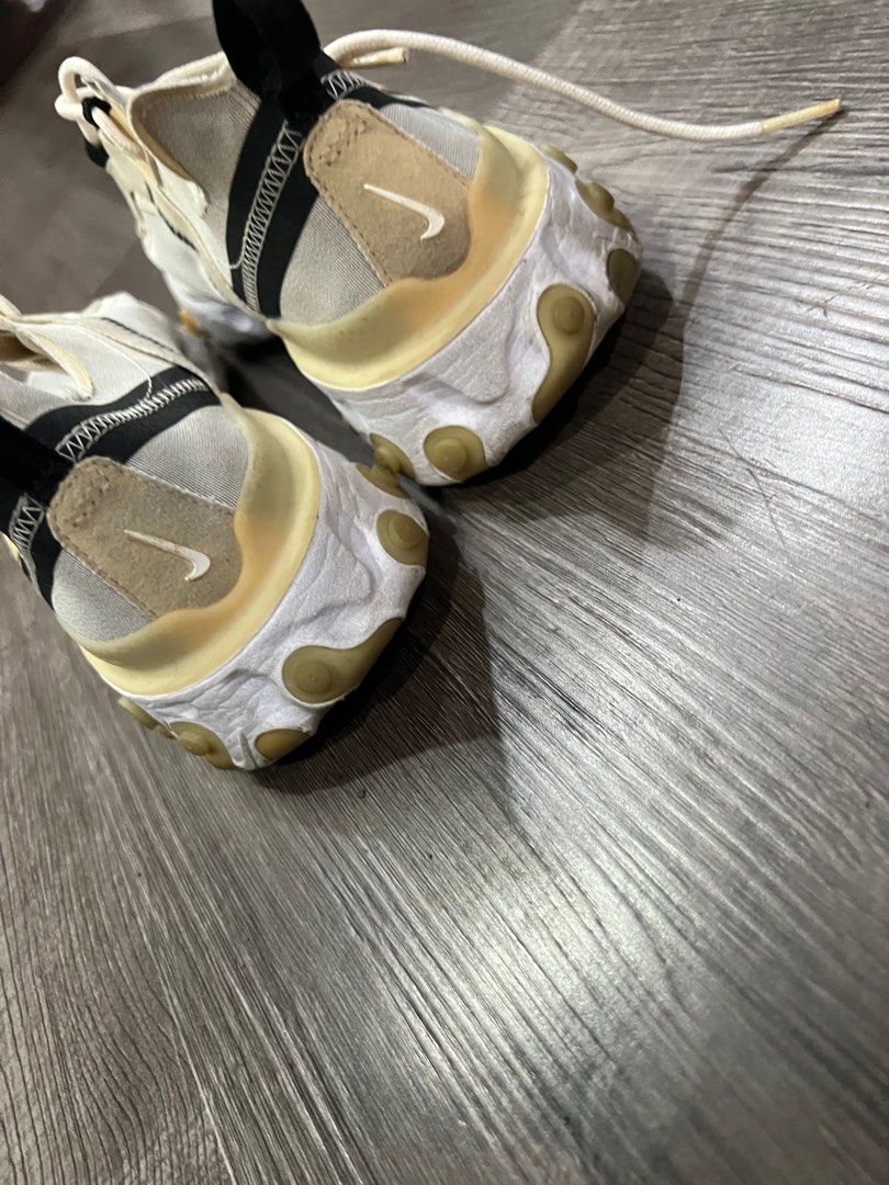 Nike react (Category: Sneakers) located in Singapore. Submitted by dheebikes (Listing ID 1263104310, Image 4). Description: .